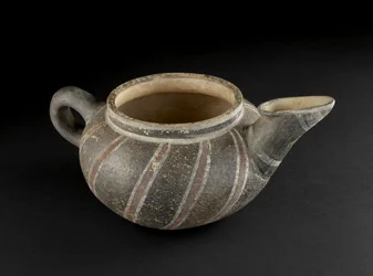Gefäß mit Ausguss, Knossos, Kreta, ca. 1500 v. Chr. (bemalte Irdenware)